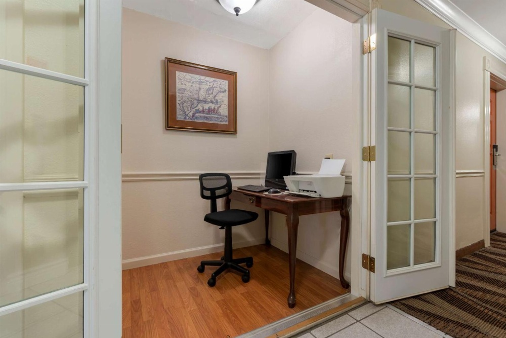 Best Western Colonial Inn Main image