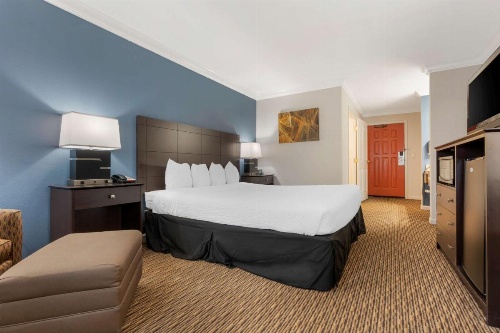 Best Western Colonial Inn image 25