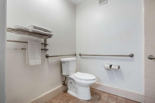 Best Western Colonial Inn image 28