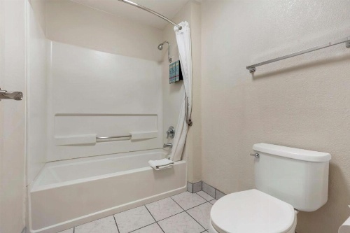 Best Western Colonial Inn image 29